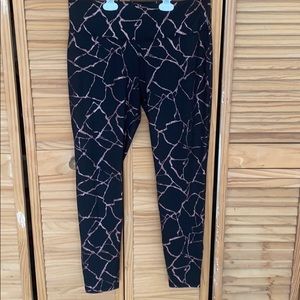 Avia-Marble black and pink leggings